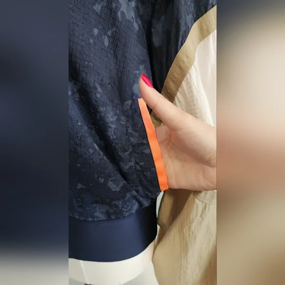 NIKE LOOSE FIT Women Jacket Size M Blue Long Sleeve Zip Pockets Nylon - Picture 8 of 15